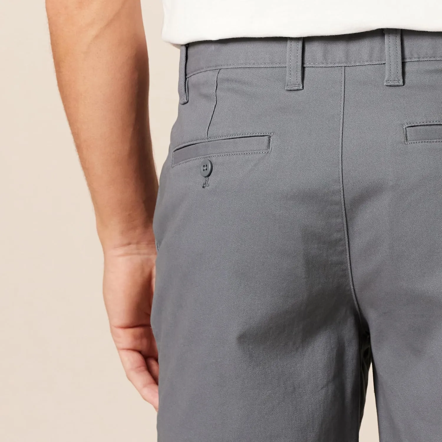 Amazon Essentials Men's Slim-Fit 7" Stretch Chino Short