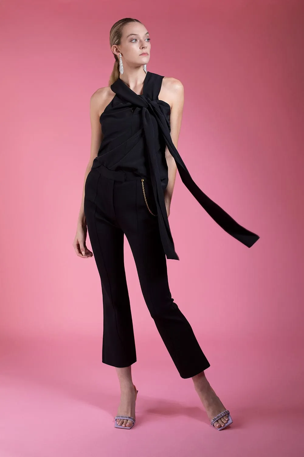 Sleeveless Blouse With Lavaliere Collar